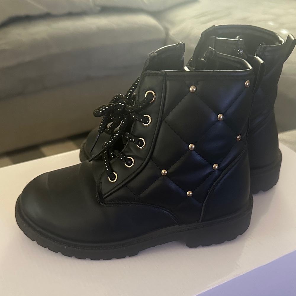 Stylish Black Quilted Kids Boots